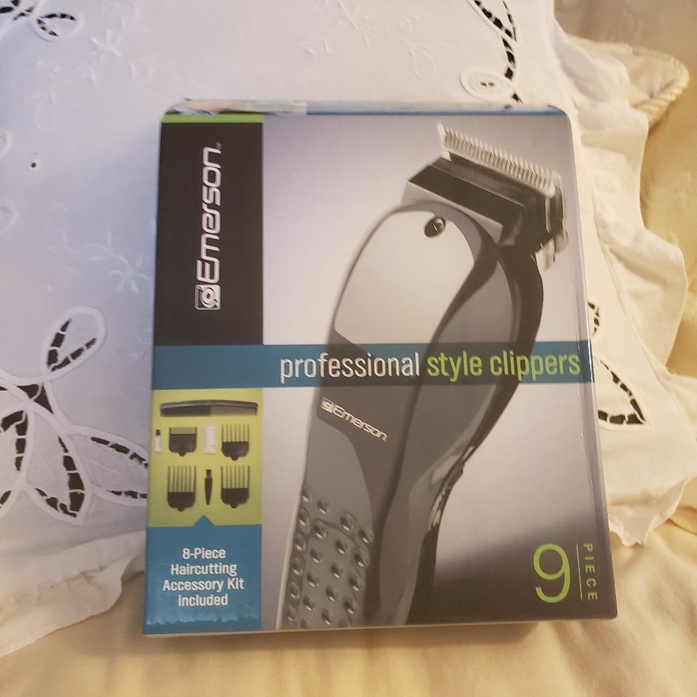 NEW 9 piece Emerson Professional style Clippers